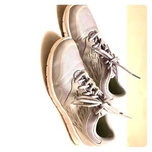 Women’s Nike shoes size 11